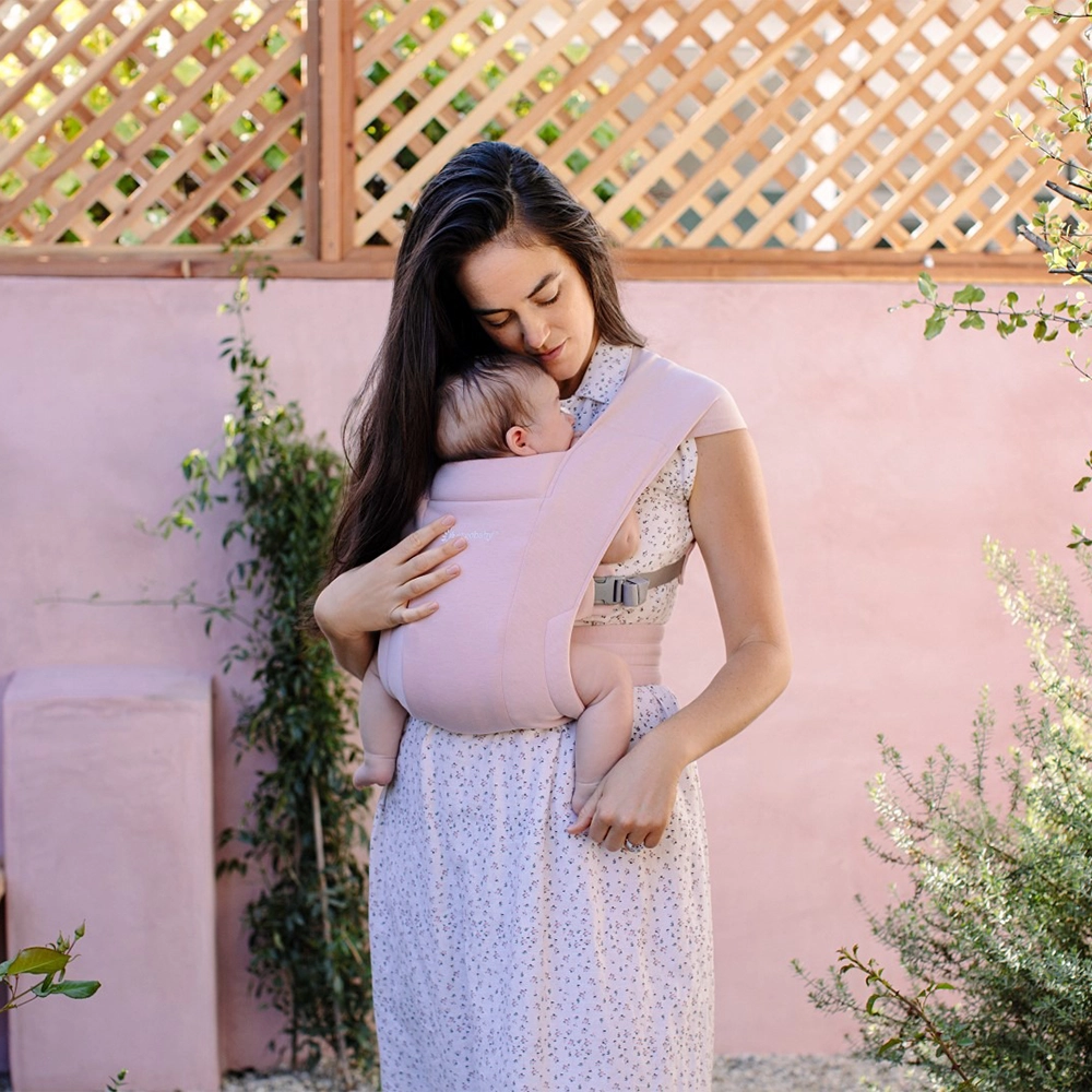 ergobaby-embrace-soft-knit-blush-pinkrozeva
