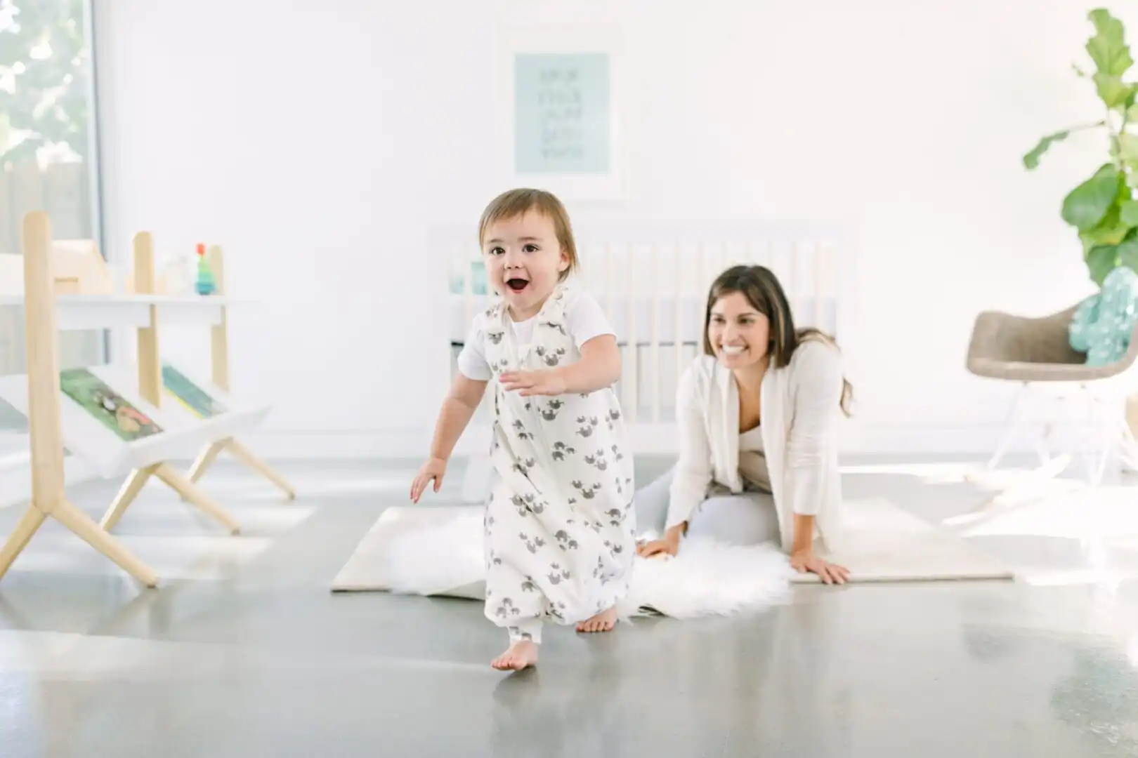 ON-THE-MOVE-SLEEP-BAG_ELEPHANTS_SLBMDELPH5_SLBLGELPH5_SLBMDELPH1_SLBLGELPH1_001