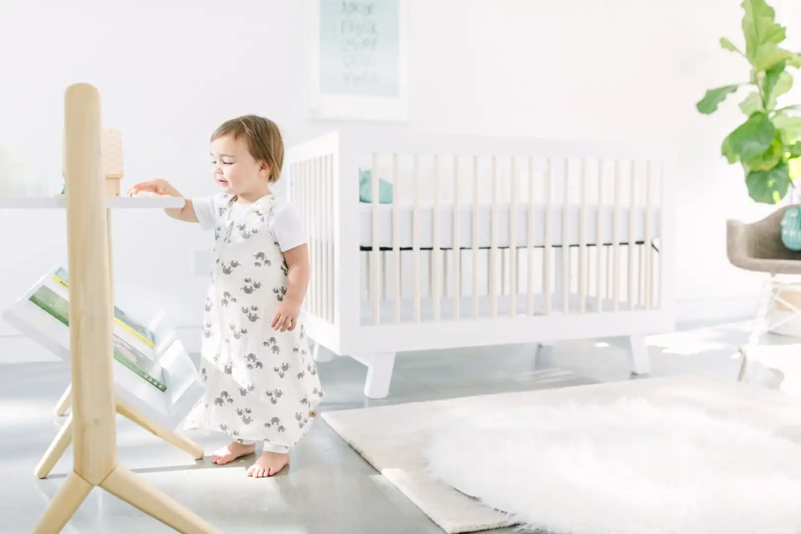 ON-THE-MOVE-SLEEP-BAG_ELEPHANTS_SLBMDELPH5_SLBLGELPH5_SLBMDELPH1_SLBLGELPH1_001